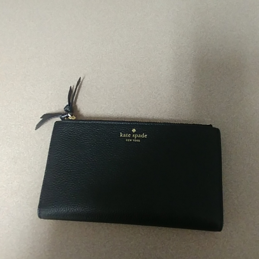 Medium Kate Spade wallet